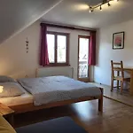 & Vendégház 2*